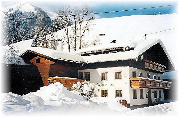 Gastehaus Alpenruh Apartamento Holzgau Exterior foto